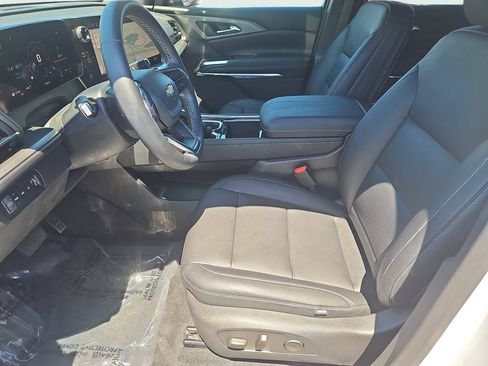 Used 2026 Chevrolet Traverse LT AWD/4WD image 32