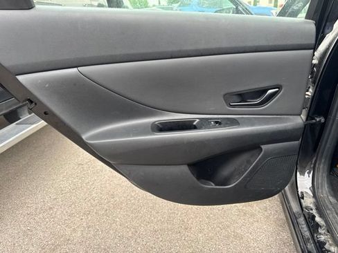 Used 2025 Hyundai Elantra Sport FWD image 10