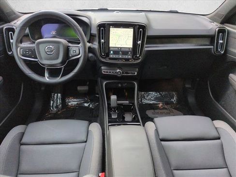 Certified 2023 Volvo C40 Recharge Core image 18