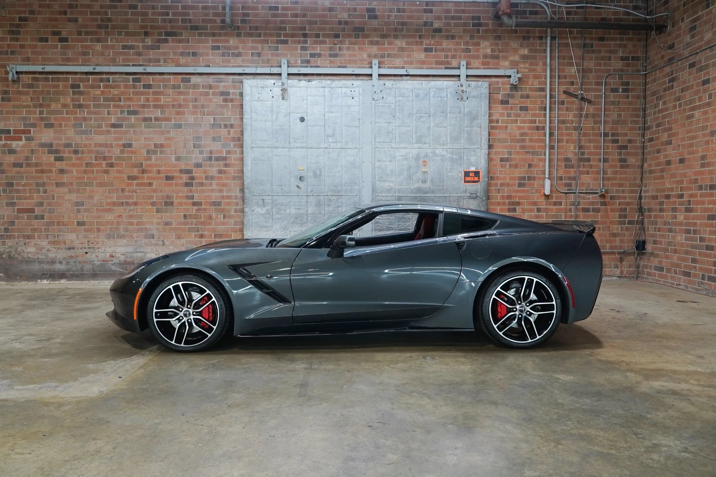Used 2017 Chevrolet Corvette Stingray Coupe RWD image 1