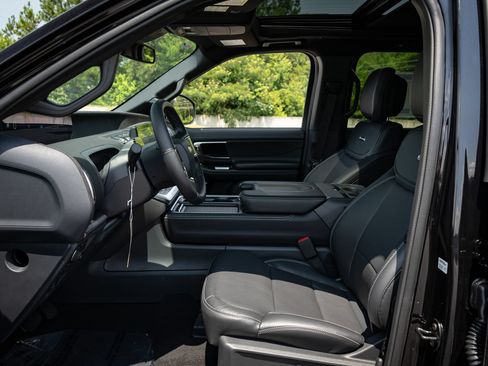 New 2026 Ford Expedition Platinum w/ Stealth Performance Package AWD/4WD image 23