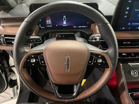Used 2026 Lincoln Aviator Reserve w/ Illumination Package AWD/4WD image 12