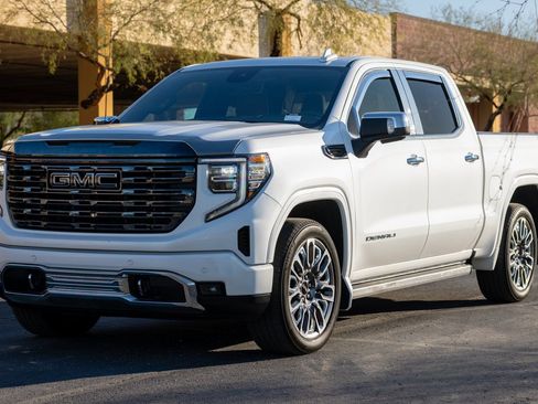 Used 2023 GMC Sierra 1500 Denali Ultimate image 11