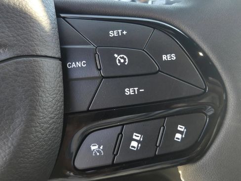 New 2027 Chrysler Pacifica Limited FWD image 16