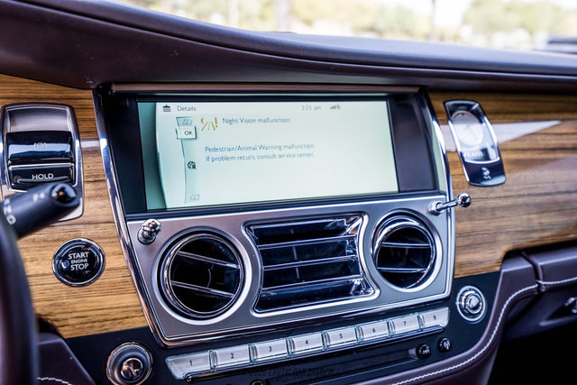 Used 2016 Rolls-Royce Wraith RWD image 21