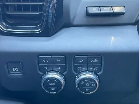 Used 2024 GMC Sierra 1500 AT4X image 19