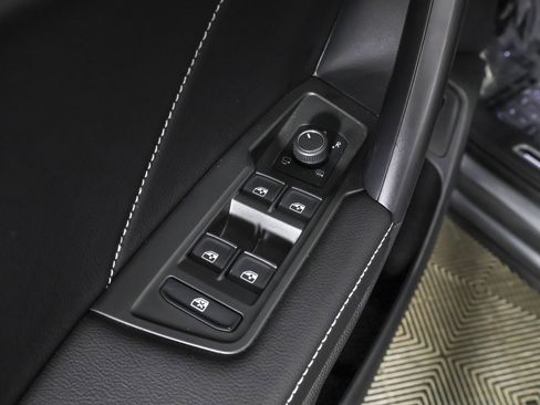 Used 2024 Volkswagen Tiguan SEL R-Line image 36