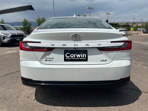 Used 2025 Toyota Camry XLE image 8
