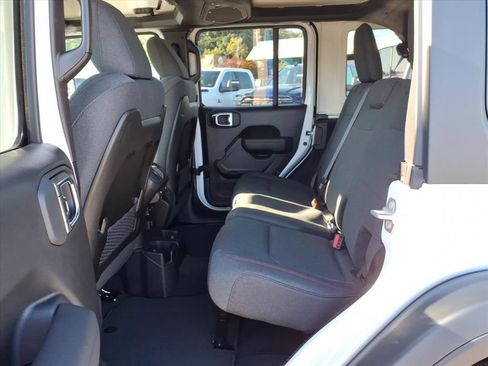 New 2025 Jeep Wrangler Unlimited Rubicon image 7