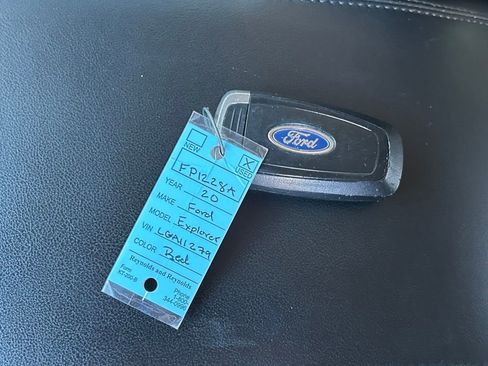 Used 2020 Ford Explorer XLT image 59