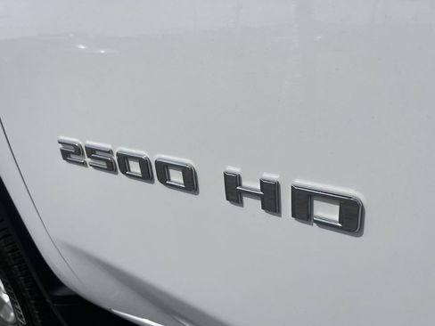 Used 2023 Chevrolet Silverado 2500 LT w/ Convenience Package AWD/4WD image 4