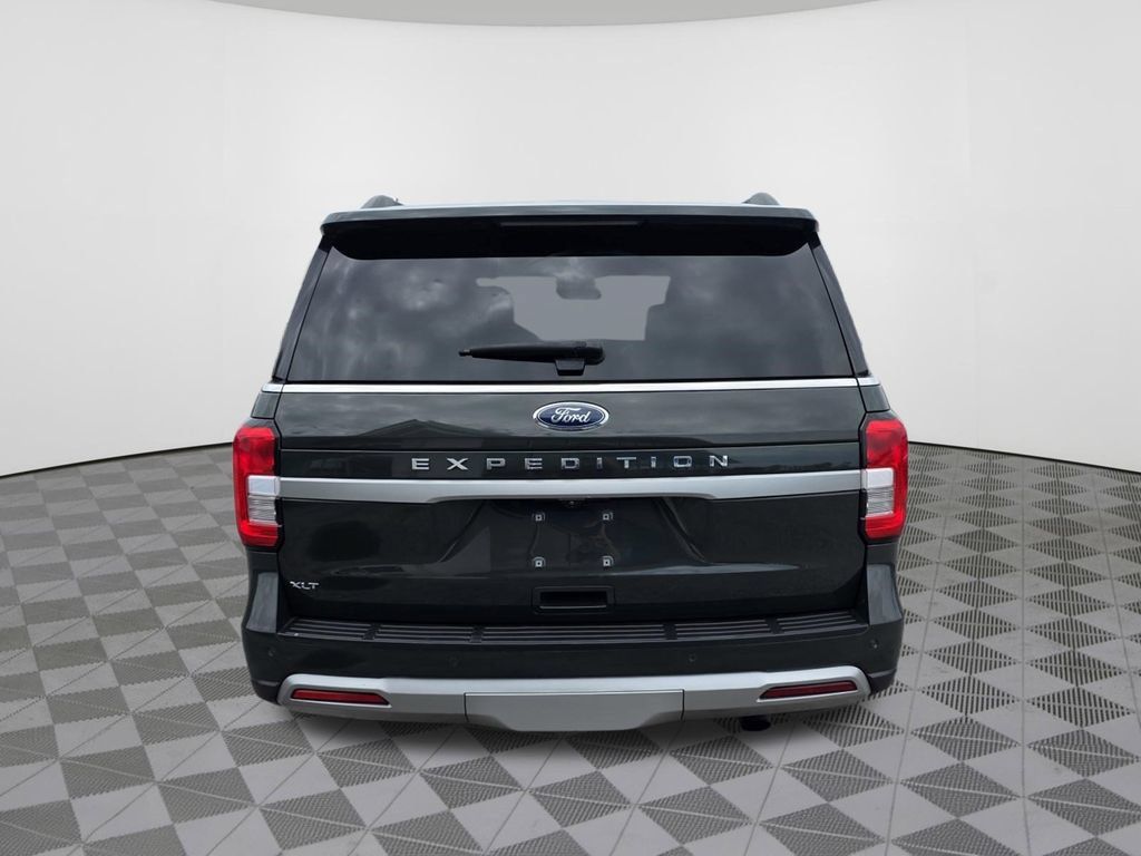 Used 2023 Ford Expedition XLT AWD/4WD image 11