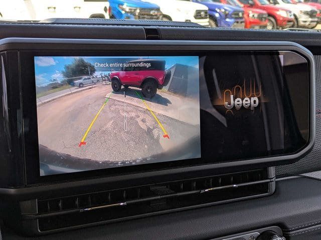 Used 2024 Jeep Wrangler Unlimited Rubicon AWD/4WD image 18