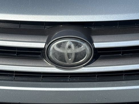 Used 2018 Toyota Highlander XLE AWD/4WD image 48