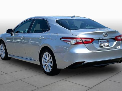 Used 2019 Toyota Camry LE FWD image 11