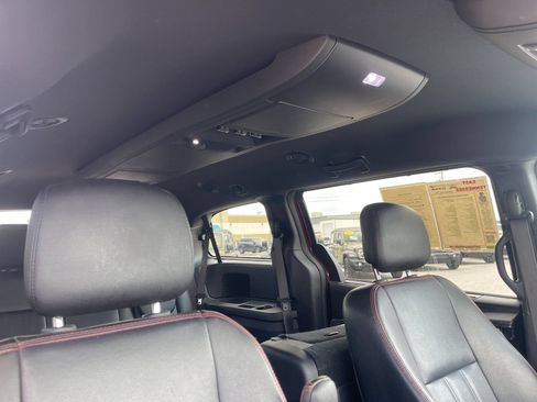 Used 2019 Dodge Grand Caravan GT FWD image 19
