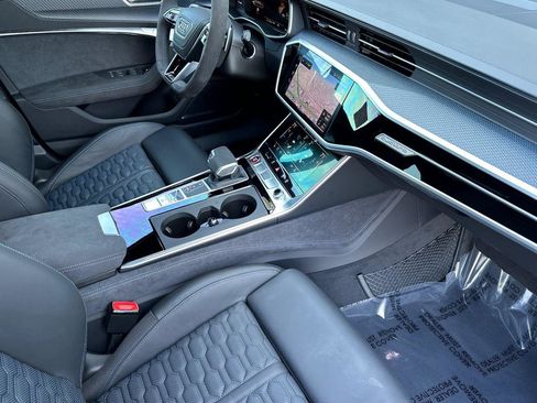 New 2025 Audi RS 6 performance image 15