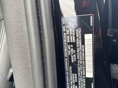 Certified 2025 Volvo V60 B5 Cross Country Plus AWD/4WD image 20