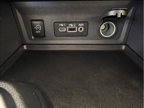 Used 2025 Nissan Sentra SV FWD image 24