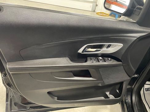 Used 2017 Chevrolet Equinox LT w/ Convenience Package FWD image 12