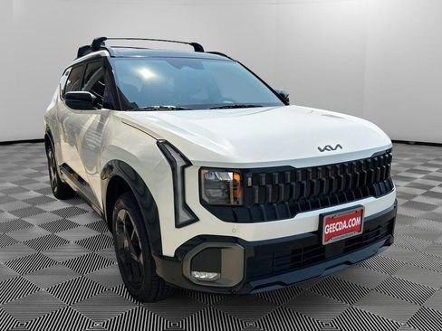 New 2027 Kia Seltos X-Line S w/ X-Line S Premium Package AWD/4WD image 3
