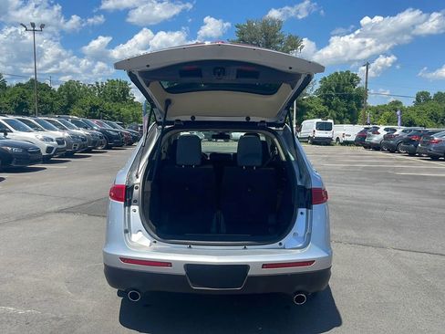 Used 2019 Lincoln MKT AWD image 5