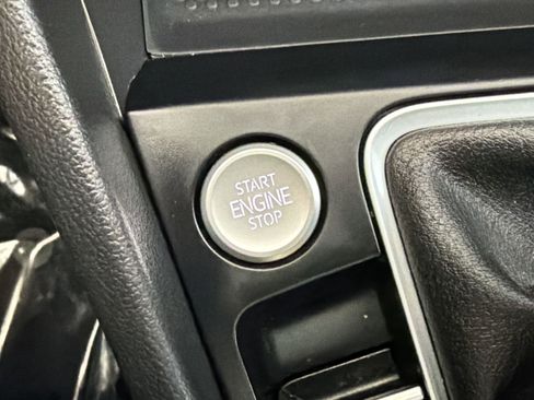 Certified 2024 Volkswagen Jetta SE image 25