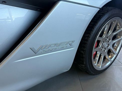 Used 2004 Dodge Viper SRT-10 image 6