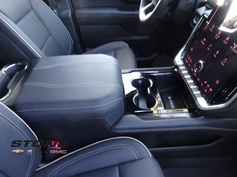 New 2026 GMC Yukon XL Elevation image 18