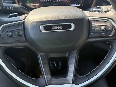 Used 2021 Jeep Grand Cherokee L Limited w/ Luxury Tech Group II image 10