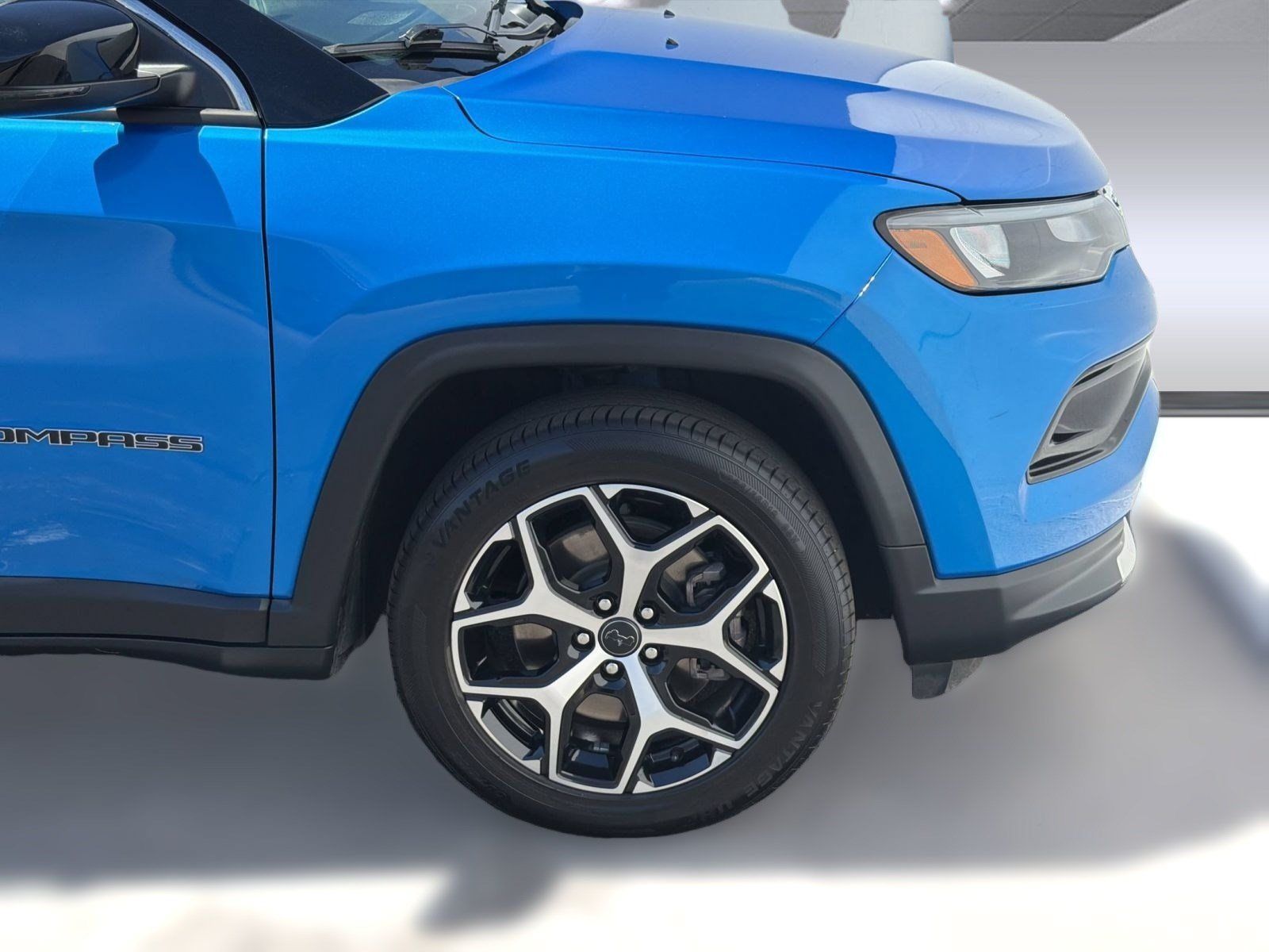 Used 2025 Jeep Compass Limited AWD/4WD image 11