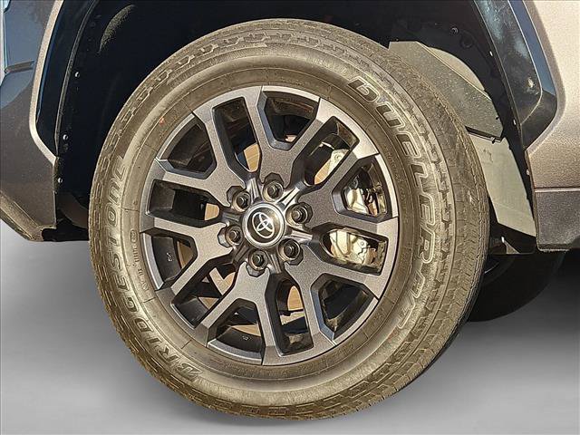 Used 2024 Toyota Tundra Platinum AWD/4WD image 30