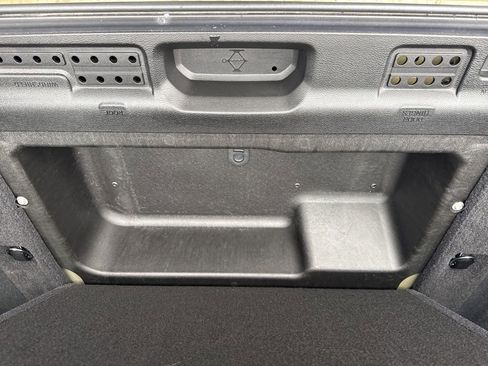 Used 2025 Jeep Wrangler Unlimited Rubicon AWD/4WD image 15