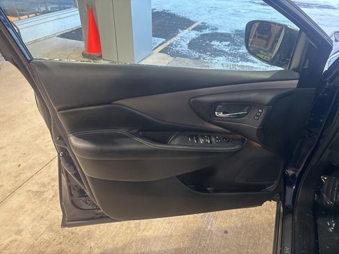 Used 2023 Nissan Murano SL image 6