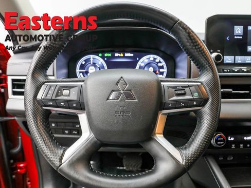 Used 2023 Mitsubishi Outlander SE image 10