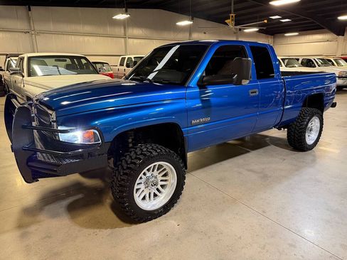 Used 1998 Dodge Ram 2500 Truck 4x4 Quad Cab image 69
