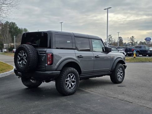 Used 2025 Ford Bronco Badlands image 13