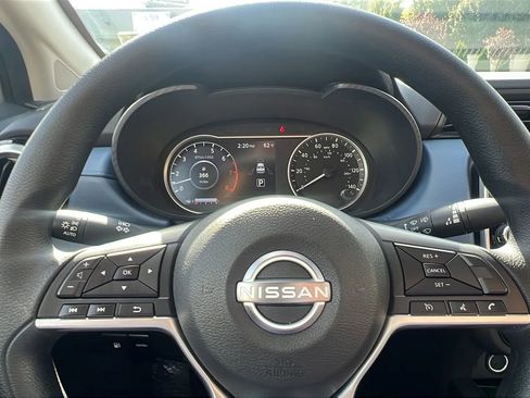 Used 2025 Nissan Versa SV image 13