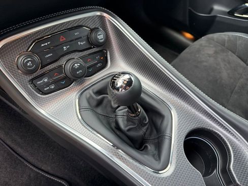 Used 2015 Dodge Challenger SRT Hellcat RWD image 19