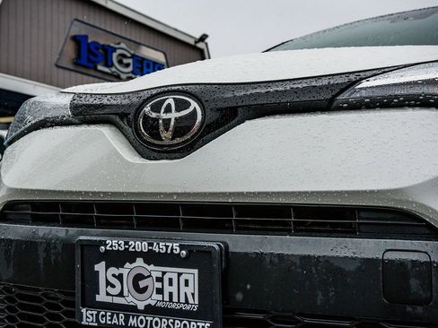 Used 2021 Toyota C-HR XLE image 11