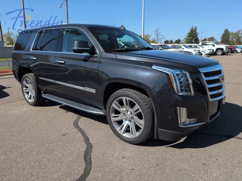 Certified 2019 Cadillac Escalade Luxury AWD/4WD image 4