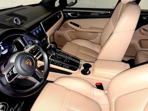 Used 2021 Porsche Macan image 19