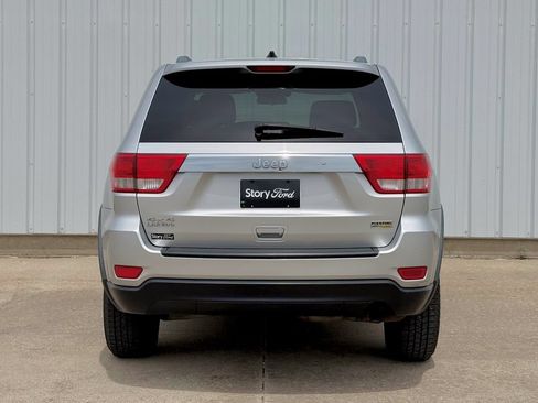 Used 2012 Jeep Grand Cherokee Laredo w/ Laredo E Group AWD/4WD image 5