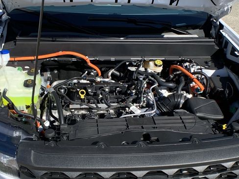 New 2025 Ford Maverick XL image 40