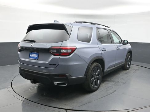 Certified 2025 Honda Pilot Sport image 7