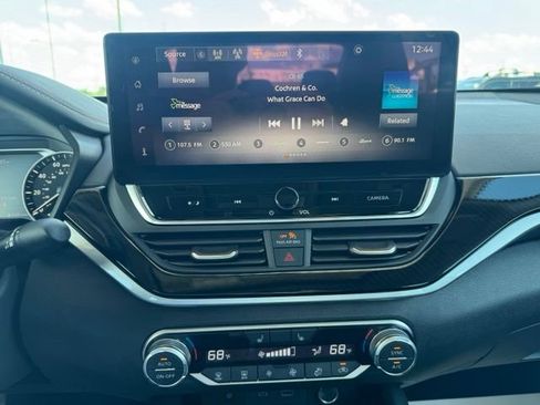 Used 2025 Nissan Altima 2.5 SR w/ SR Premium Package AWD/4WD image 10