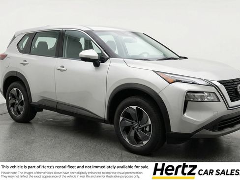 Used 2025 Nissan Rogue SV image 1