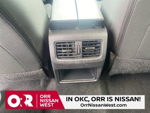 Used 2024 Nissan Rogue S image 17