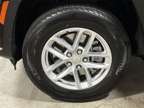 New 2025 Jeep Grand Cherokee L Laredo w/ Luxury Tech Group I image 25