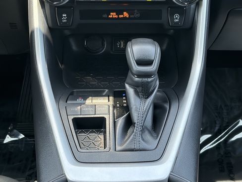 Certified 2025 Toyota RAV4 XLE FWD image 15
